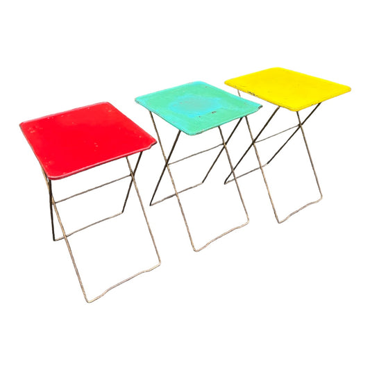 FOLDING TABLES